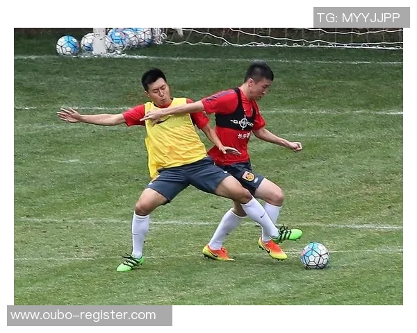 格斗足球竞技场：激情碰撞的全新运动体验与战术对抗之旅